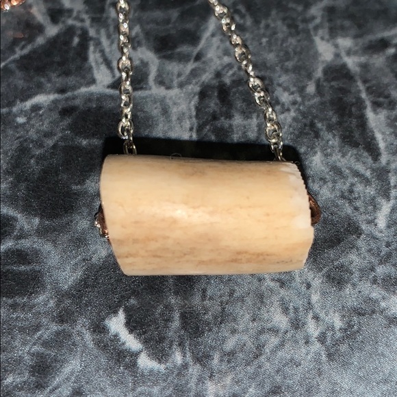 Deer antler necklace - Picture 3 of 5